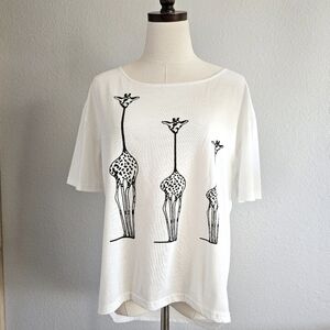 LA Soul Women's White Giraffe Print Small Loose Fit Comfy Fun Casual T-Shirt